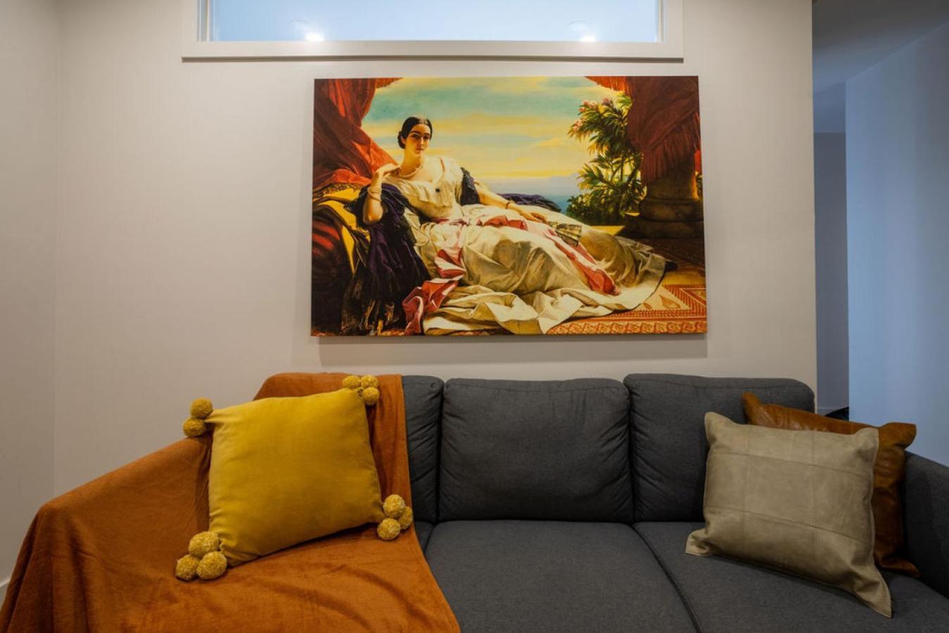 Beautiful 3br In Mtl Ndg Appartement *